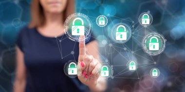 Ağ güvenliği konseptine dokunan kadın