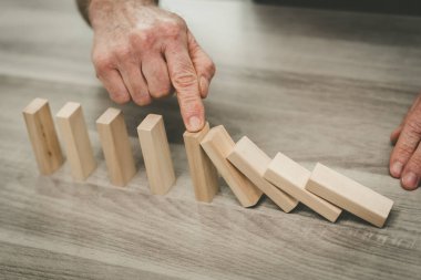 Domino etkisi durdurma tarafından iş denetim kavramı