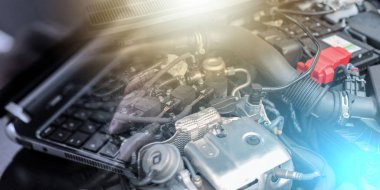 Motor bölmesinin görünümü; çoklu pozlama