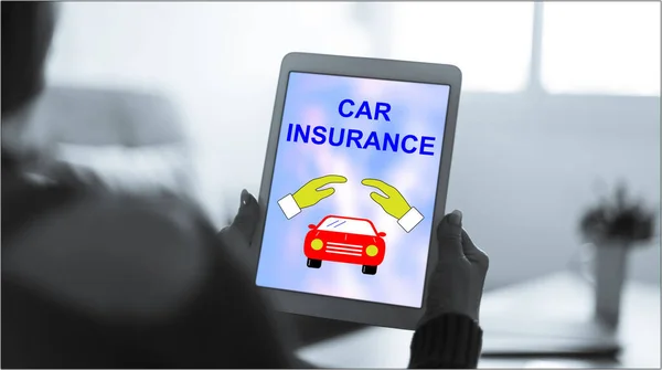 Auto verzekering concept op een tablet — Stockfoto