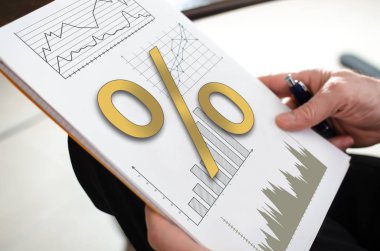 Bir kağıt üzerinde faiz oranları kavramı