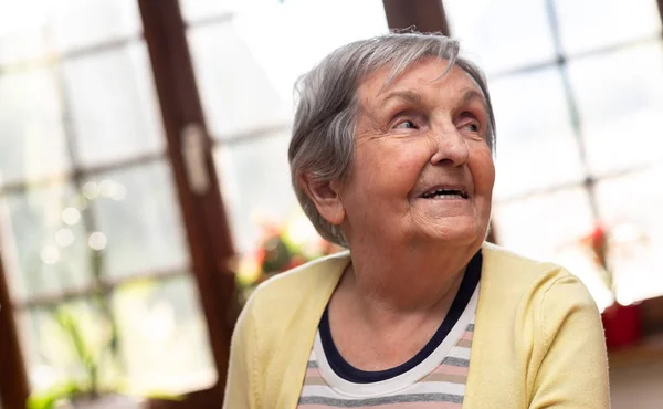 Retrato de mulher sênior — Fotografia de Stock