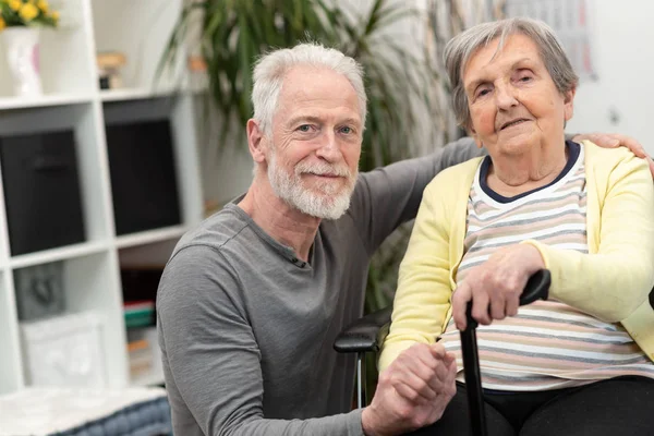 Concept of elderly support — Stock Photo, Image