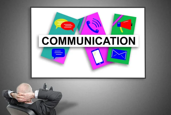 Affärsman kommunikationskoncept och tittar — Stockfoto