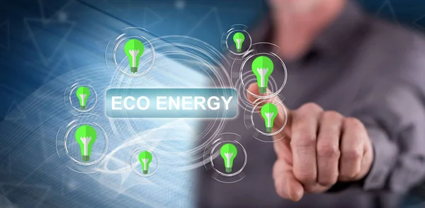 Hombre tocando un concepto de energía ecológica — Foto de Stock