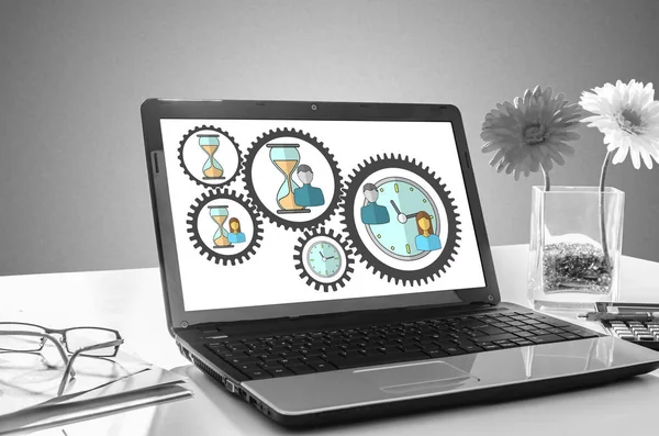 Time management koncept på en laptop skärm — Stockfoto