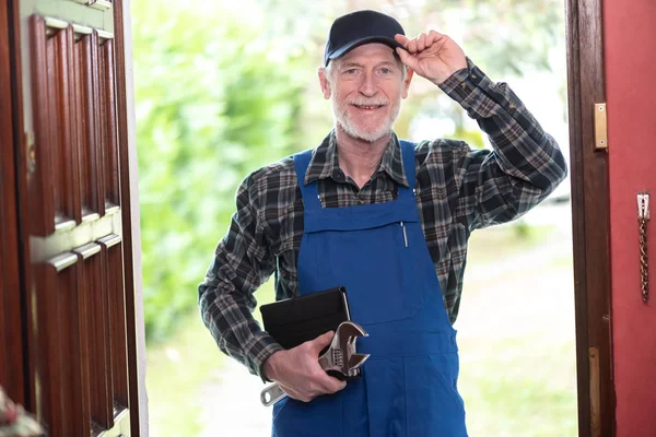 Bezoek van een reparateur — Stockfoto