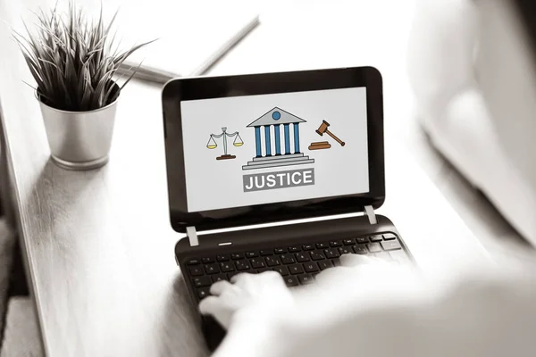 Екран Ноутбука Відображає Концепцію Справедливості — стокове фото