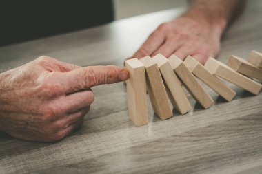 Domino etkisi durdurma tarafından iş denetim kavramı