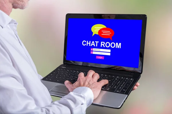 Uomo Che Utilizza Computer Portatile Con Concetto Chat Room Sullo — Foto Stock