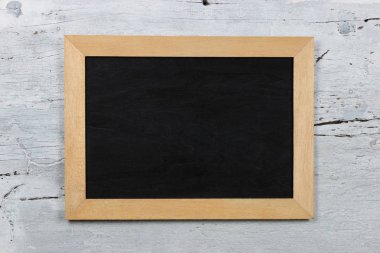 Ahşap üzerine boş yazı tahtası