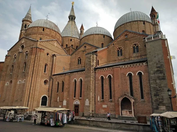 Zijaanzicht Van Basiliek Van Sant Antonio Italië — Stockfoto