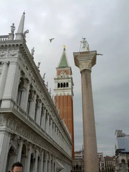 Sugestivní Pohled Náměstí Zvonice Baziliky San Marco Venice Itálii — Stock fotografie