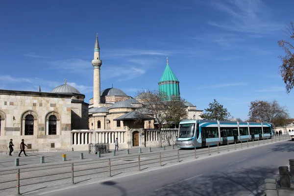 Konya Mevlana 박물관 Minaret 박물관 Mevlana Celaleddin Rumi 수피즘 철학자 — 스톡 사진