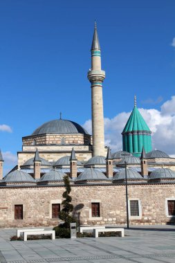 Konya Mevlana Müzesi, Dini bina, Yeşil minare ve müze içinde. Mevlana Celaleddin-i Rumi, İslam 'ın sufi filozofu ve mistik şairi..