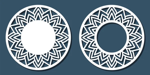 Vector Stencil lacy ronde frame met gebeeldhouwde opengewerkte patroon. Te — Stockvector