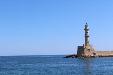 Yunanistan 'ın Girit Adası' ndaki eski Venedik Hanya Limanı 'ndaki deniz feneri..