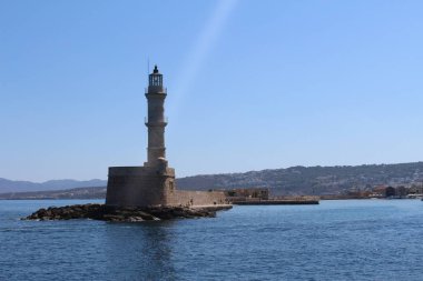 Yunanistan 'ın Girit Adası' ndaki eski Venedik Hanya Limanı 'ndaki deniz feneri..