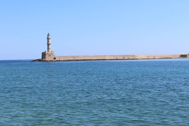 Yunanistan 'ın Girit Adası' ndaki eski Venedik Hanya Limanı 'ndaki deniz feneri..