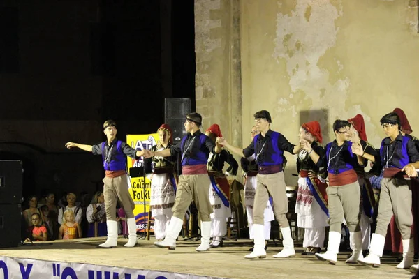 Chânia Ilha Crete Grécia Agosto 2016 Dançarinos Com Trajes Tradicionais — Fotografia de Stock