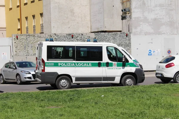 Milão Itália Abril 2017 Carro Polícia Local Verde Branco Polizia — Fotografia de Stock