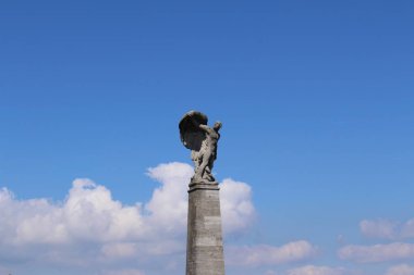 Kont Zeppelin (Graf Zeppelin) anıtı, Alman general ve uçak üreticisi (1838-1917), Alman heykeltıraş Karl Almotorcu tarafından Almanya 'nın Konstanz kentinde yapıldı..