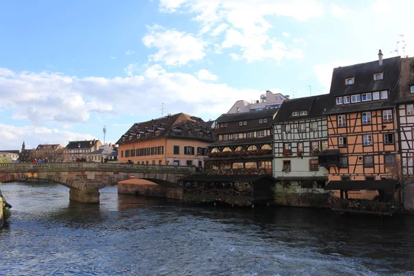 Strasbourg Frankrike Oktober 2017 Traditionella Och Färgglada Alsace Timmerhus Nära — Stockfoto