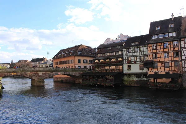 Strasbourg Frankrike Oktober 2017 Traditionella Och Färgglada Alsace Timmerhus Nära — Stockfoto