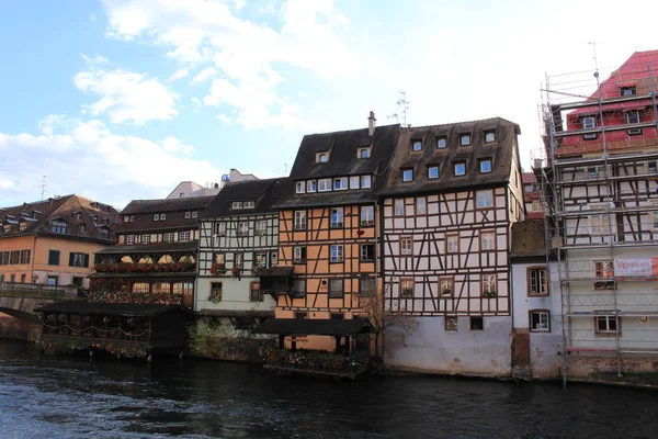 Strasbourg Francia Octubre 2017 Casas Tradicionales Coloridas Enmarcadas Madera Alsaciana —  Fotos de Stock