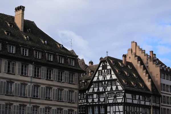 Традиционные Красочные Эльзасские Полудеревянные Дома Petite France Страсбург Франция — стоковое фото