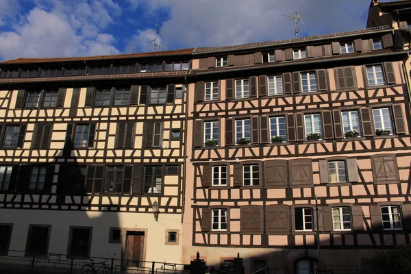 Traditionella Och Färgglada Alsace Korsvirkeshus Petite Frankrike Strasbourg Frankrike — Stockfoto