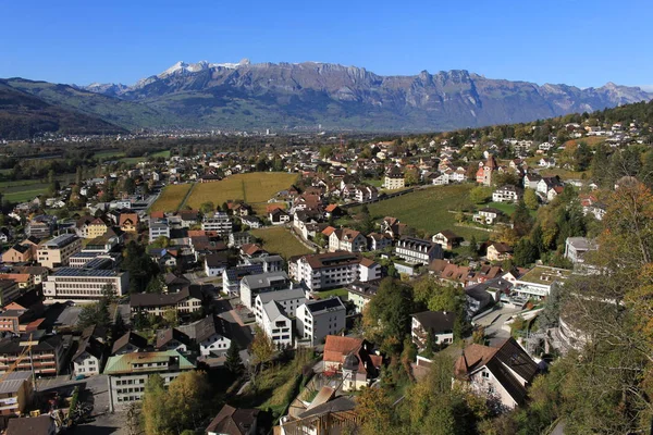 Légi Felvétel Vaduz Ról Liechtenstein Fővárosáról Európában Vaduz Kastély Ösvényéről — Stock Fotó