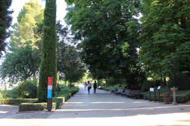 Granada, Endülüs, İspanya - 29 Temmuz 2017: Tarihi Alhambra sarayı ve kale kompleksinin girişi.