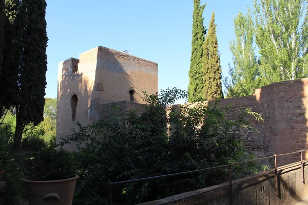 西班牙安达卢西亚格拉纳达的Alhambra宫和城堡建筑群 — 图库照片