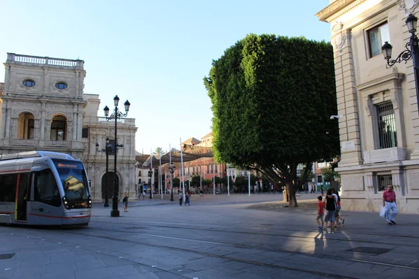 Sevilla Andalusien Spanien Juli 2017 Metrocentro Tram Fährt Durch Constitucion — Stockfoto