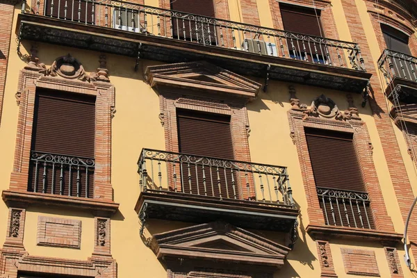 Extérieur Immeuble Résidentiel Historique Avec Balcons Séville Andalousie Espagne — Photo