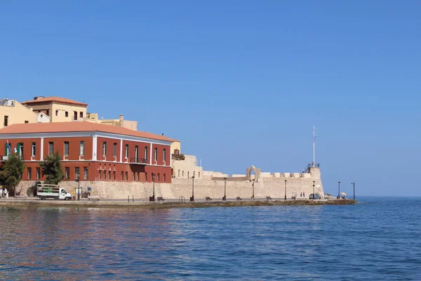 Uma Vista Antigo Porto Veneziano Chania Com Edifícios Históricos Ilha — Fotografia de Stock