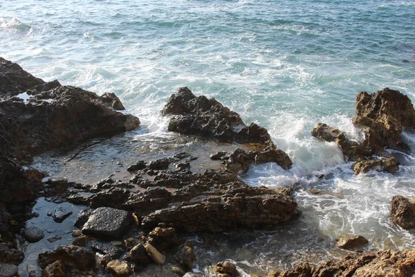 Mediterranean Sea Waves Splashing Rocks Foam Chania Crete Island Greece — Stok fotoğraf