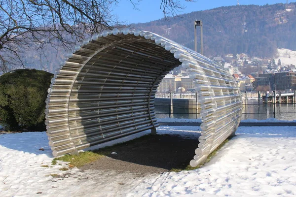 Alagútlámpa Fémrácsokkal Bregenz Kikötői Parkban Vorarlbergben Ausztriában Constance Háttérben — Stock Fotó