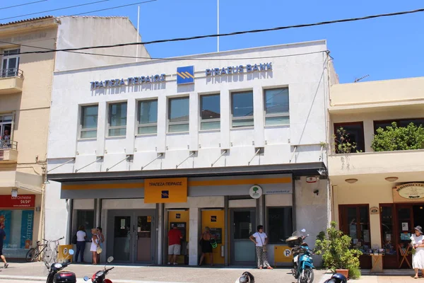 Chania Crete Island Greece Jul 2016 View Piraeus Bank Building — стоковое фото