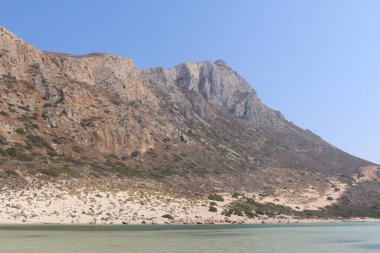 Yunanistan 'ın Girit Adası' ndaki mavi Balos gölü ve plajının güzel bir manzarası.