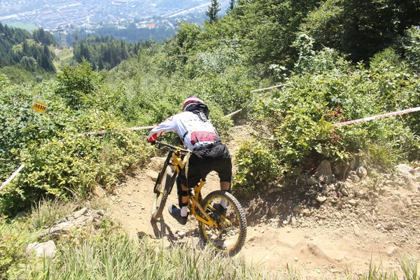 Innsbruck Autriche Août 2015 Cycliste Professionnel Entièrement Équipé Descend Vtt — Photo