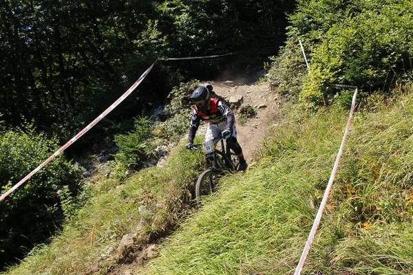 Innsbruck Austria Sierpnia 2015 Pełni Wyposażony Profesjonalny Rowerzysta Jeździ Rowerze — Zdjęcie stockowe