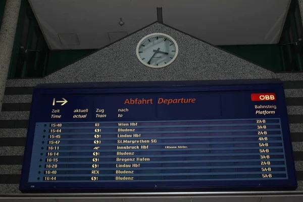 Bregenz Vorarlberg Austria January 2016 Electronic Departures Board Timetable Oebb — Stock Photo, Image