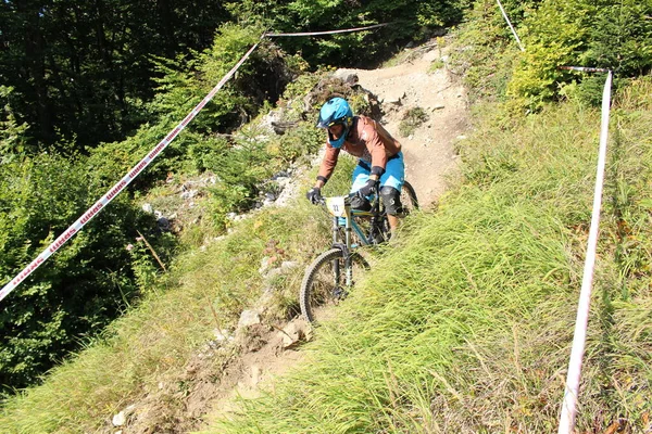 Innsbruck Αυστρια Αυγουστου 2015 Πλήρως Εξοπλισμένος Επαγγελματίας Ποδηλάτης Κάνει Ποδήλατο — Φωτογραφία Αρχείου