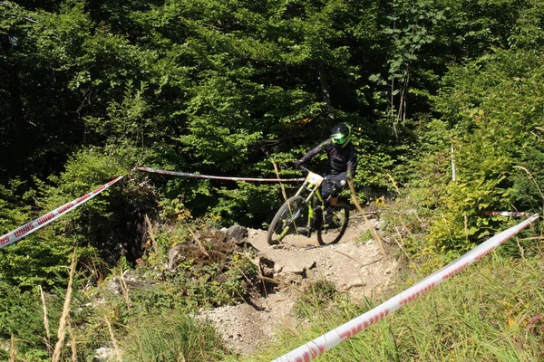 Innsbruck Rakousko August 2015 Plně Vybavený Profesionální Cyklista Jezdí Horském — Stock fotografie