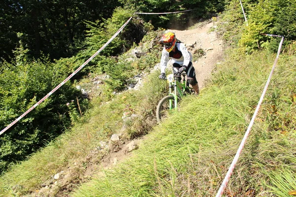 Innsbruck Austria August 2015 Fully Equipped Professional Biker Riding Mountain — Stock Photo, Image