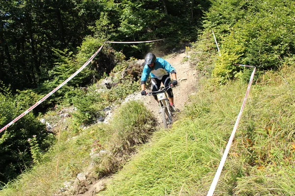 Innsbruck Austria August 2015 Fully Equipped Professional Biker Riding Mountain — Stock Photo, Image