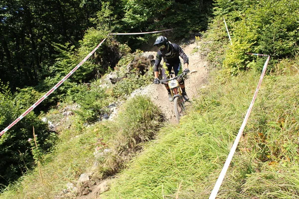 Innsbruck Austria Sierpnia 2015 Pełni Wyposażony Profesjonalny Rowerzysta Jeździ Rowerze — Zdjęcie stockowe