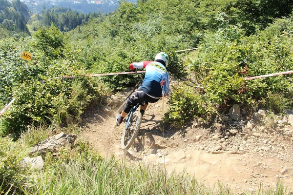 Innsbruck Autriche Août 2015 Cycliste Professionnel Entièrement Équipé Descend Vtt — Photo